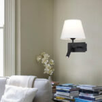 LÁMPARA DE PARED INTERIOR CHIARA E27 + LUZ CÁLIDA DE LECTURA LED 3W  + CARGADOR USB – TIPO C PARA IPHONE Y ANDROID + FOCO LED 12W LUZ CÁLIDA